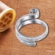 thumbnail image 3 of Anillo De Ganchillo Guía de hilo ajustable hecha a mano con lazo de ganchillo para tejer a mano (plata) Ndcxsfigh  Libre de BPA, 3 of 8