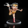thumbnail image 2 of Figura QmX Wonder Woman Q-Fig de 9 cm con burbuja de diálogo para pizarra blanca, 2 of 8