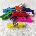 thumbnail image 5 of 50 chinchetas coloridas con clips de madera, chinchetas decorativas duraderas, chinchetas para tablero de corcho, obras de arte, notas y fotos, 5 of 5