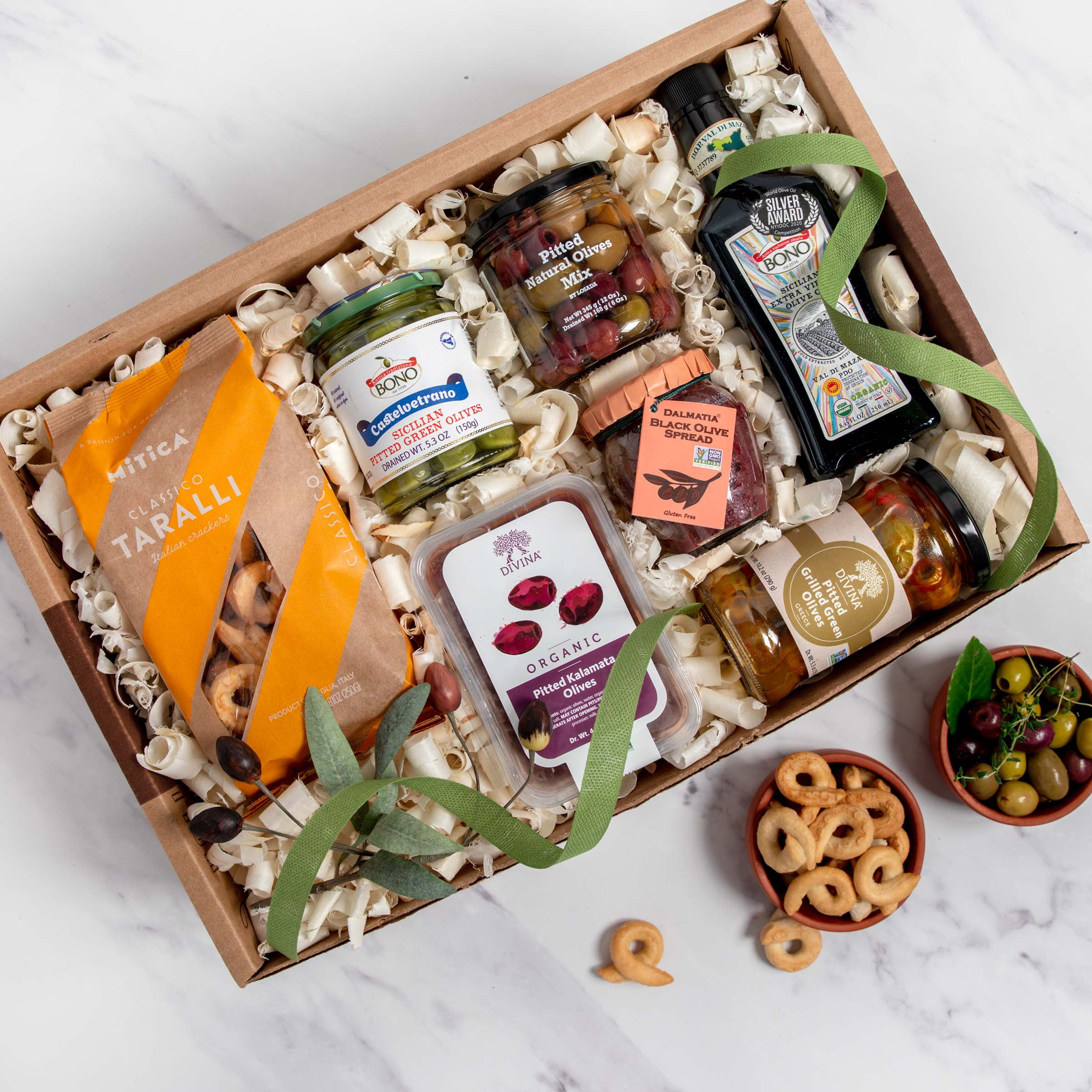 igourmet Olive Lover's Gourmet Gift Box An exquisite assortment of
