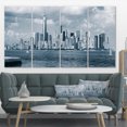 thumbnail image 1 of Panorama du Bas Manhattan Noir et Blanc - Impression sur Toile de Paysage Urbain, 1 of 3