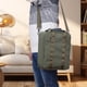 thumbnail image 2 of Bolsa de lona de viaje plegable 27x36x4cm Bolso de mano ligero con funda de carro y asas dobles, bolso de hombro de fin de semana de gran capacidad para gimnasio deportivo de negocios viaje, 2 of 4