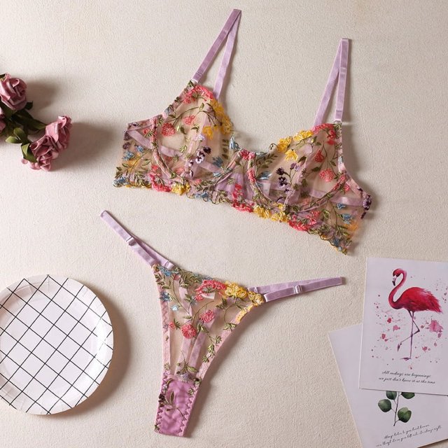 Conjunto de lencería sexy con sujetador de una sola capa con diseño floral pequeño y tanga con aro de acero