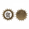 thumbnail image 1 of Pin de gancho de metal vintage Unbranded kimono samurai Japón con forma de sol, 1 of 3