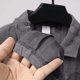 thumbnail image 5 of Blusa de Manga Corta para Hombre de Color Sólido Botón de Ocio Superior, Camisa de Moda de Cuello de Vuelta para el Uso Informal, 5 of 5