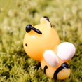 thumbnail image 4 of Micro Landscape Bee Mini Resin Bee Figures Mini Bees para jardín de hadas DIY. Paisaje de musgo en miniatura., 4 of 5