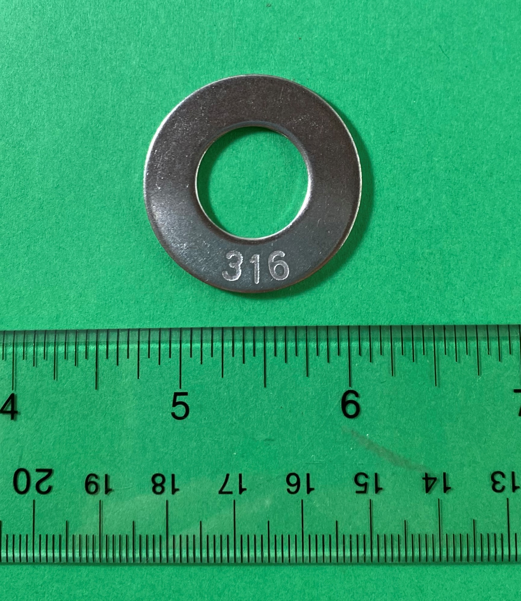 100 Pieces Stainless Steel 316 SAE 5/8" Flat Washer OD 1 5/16"