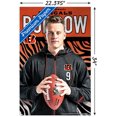 thumbnail image 2 of NFL Bengals de Cincinnati - Joe Burrow pose 20, 2 of 4