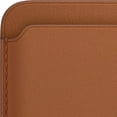 thumbnail image 2 of Cartera de cuero con MagSafe (para iPhone) - California Poppy (versión anterior, sin Find My), 2 of 8