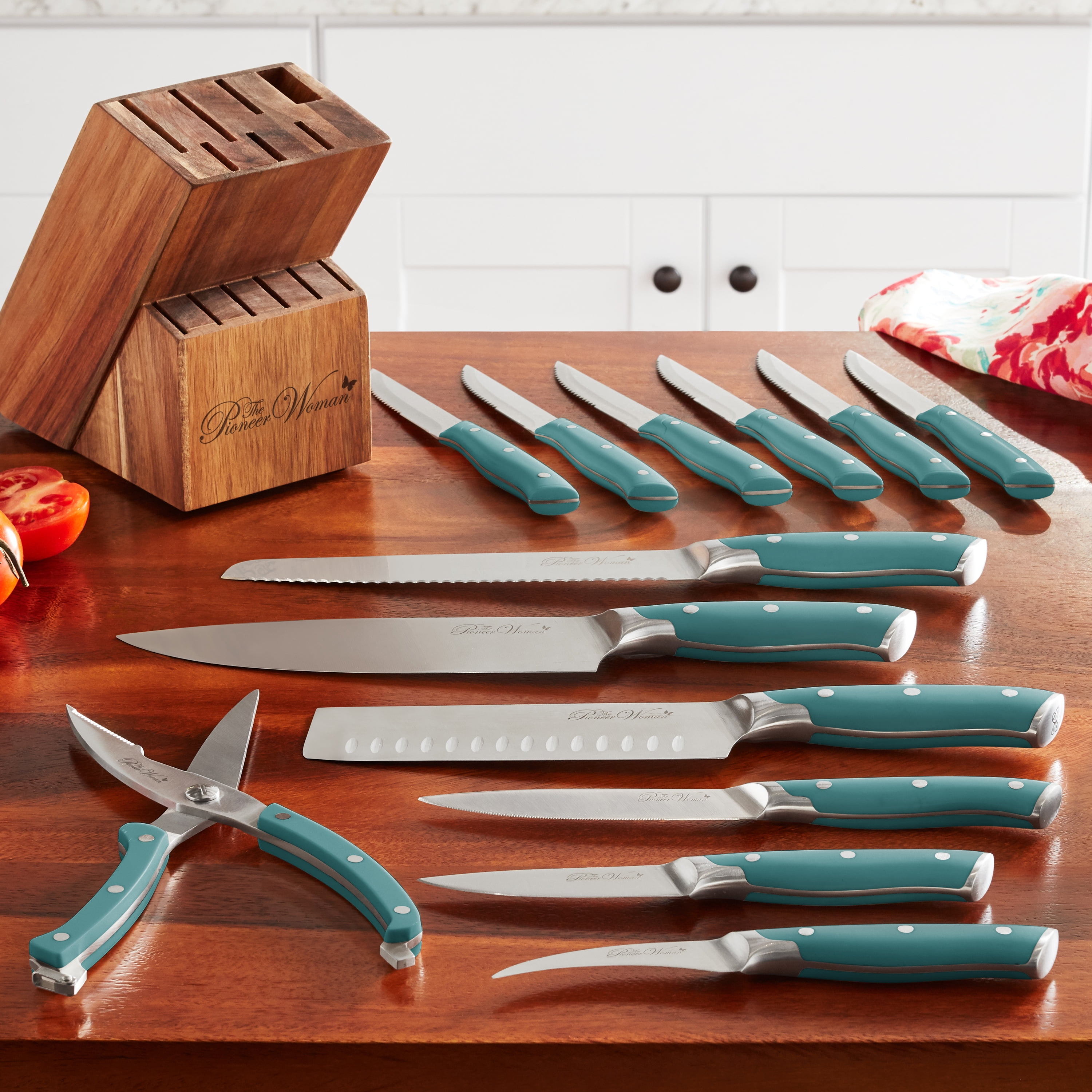 Get a Pioneer Woman 20-piece stainless steel cutlery set for $20