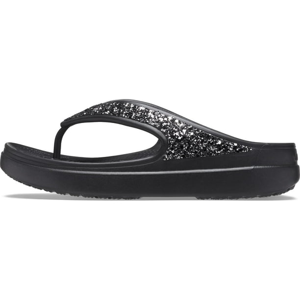 Sandalias Crocs Sloane adornadas con cuña negra con purpurina para mujer