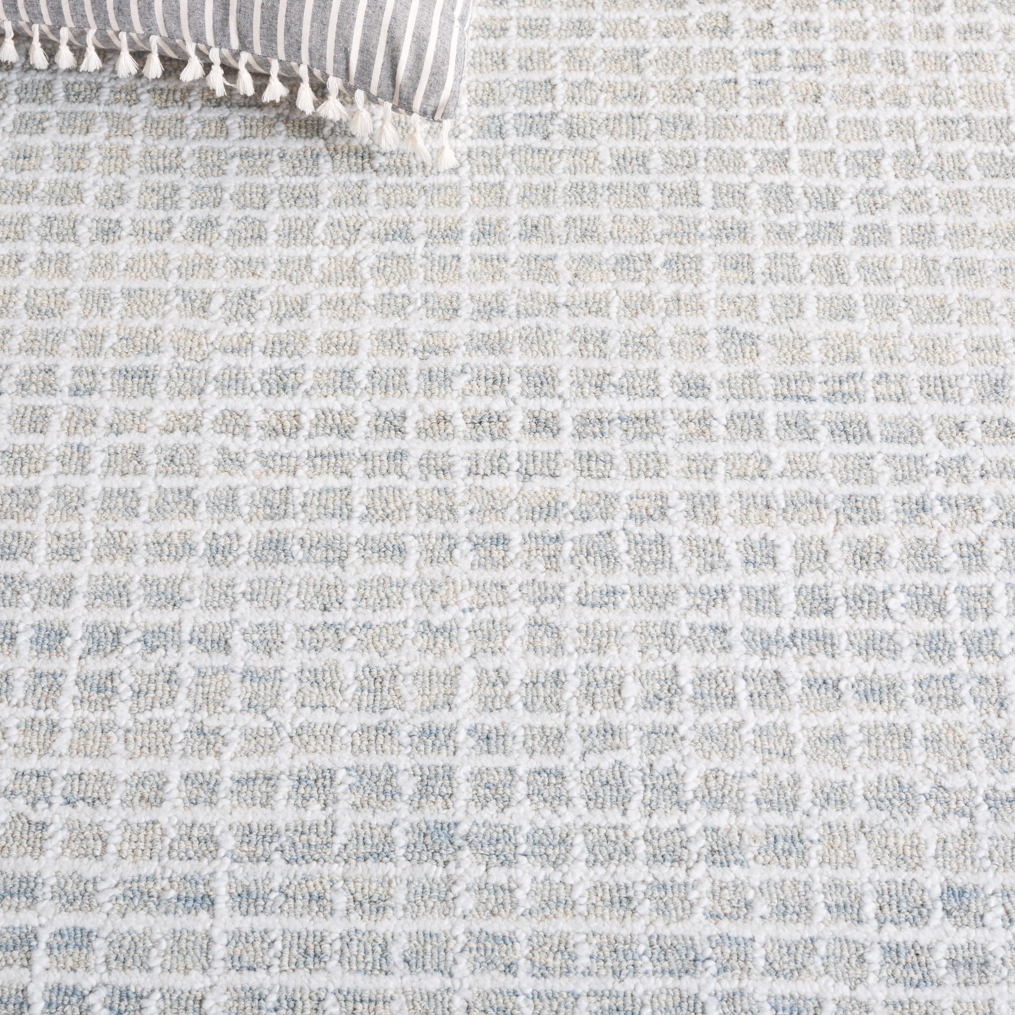 SAFAVIEH Abstract Careen Geometric Area Rug, Ivory/Sage, 3' x 5'