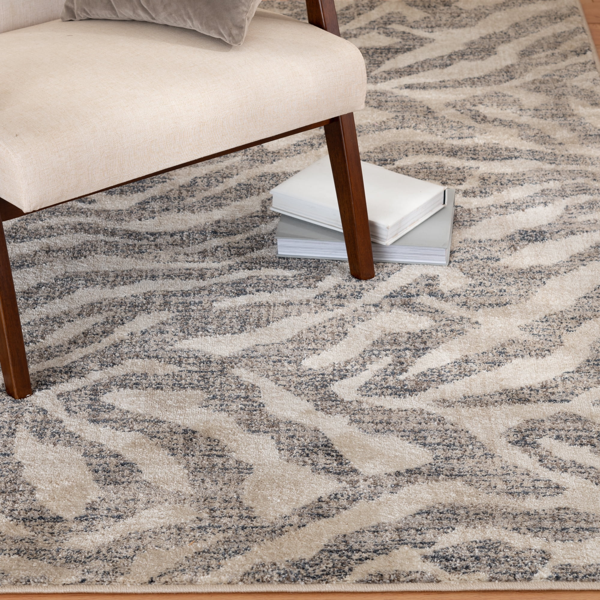 Loomaknoti Mendez Violtinz 5' x 7' Animal Print Indoor Area Rug