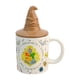 thumbnail image 1 of Tarro Cerámica con Tapa Diseño Esculpido en 3D, Sombrero Seleccionador, Taza para Bebidas Calientes, Diseño Escudo Hogwarts con Elementos Mágicos, Capacidad 532 ml, 1 of 8