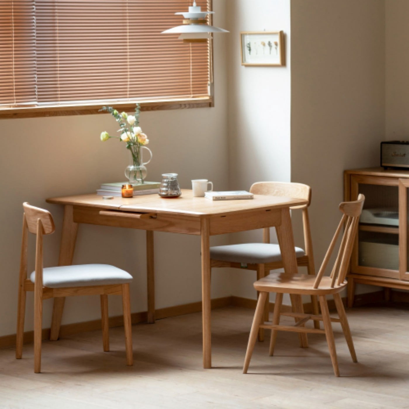 Extendable Solid Oak Dining Table, 47.2"-59.1" Modern Farmhouse Wood Kitchen Table with White Sintered Stone Top, Seats 6-8, Light Oak