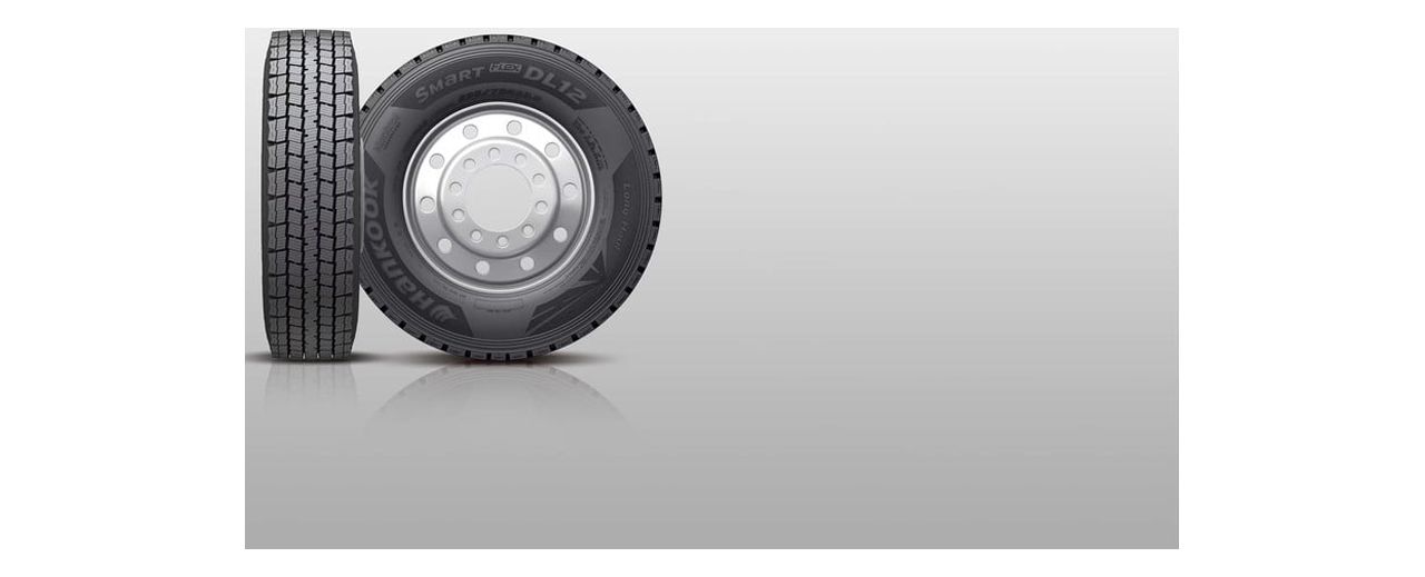 Hankook DL12 High Drive Traction Tire TR295/75R22.5 14 Ply 28/32nd's Tread