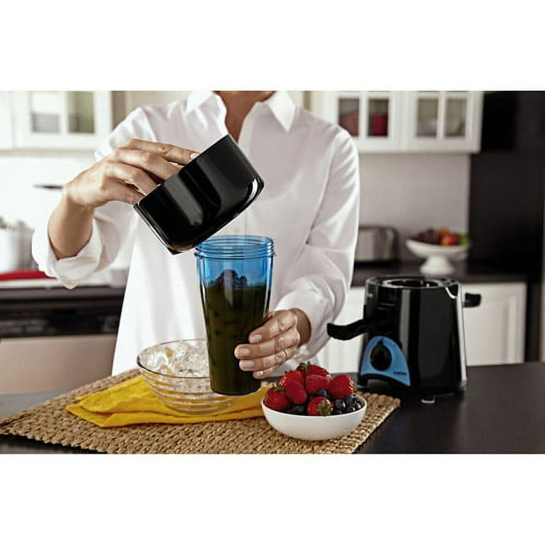 Oster Juice and Blend 2 Go Compact Juice Extractor and Personal Blender  (FPSTJE3166-022) 