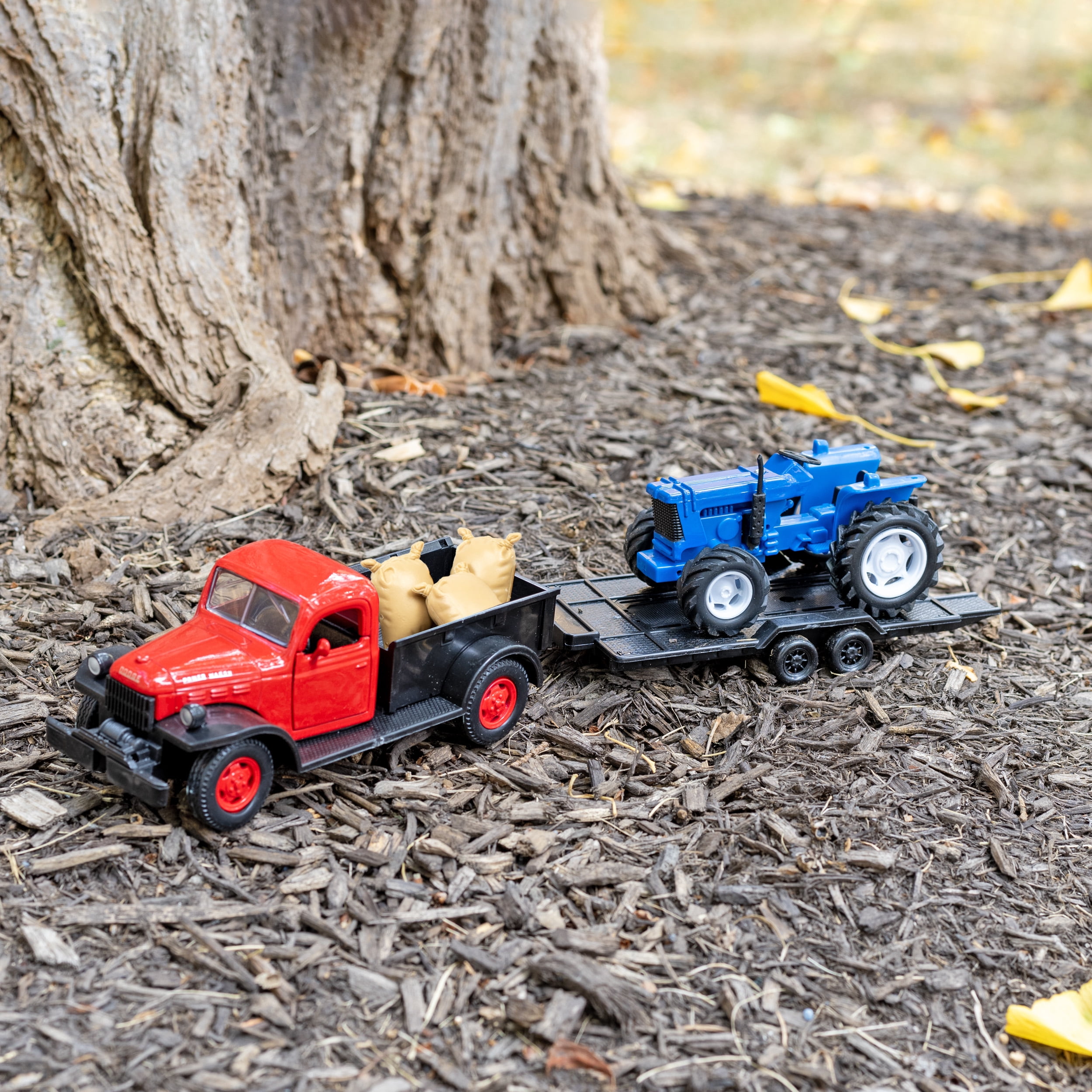New Ray 1:32 DODGE Vintage Truck and Farm Tractor Set
