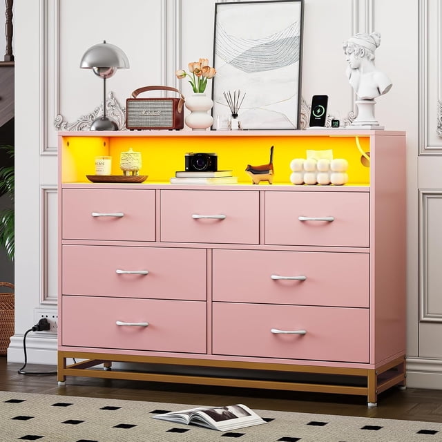 Commode à 7 Tiroirs avec Station de Recharge et Lumières DEL RVB Meuble Télé Moderne pour Chambre Grand Rangement Rose