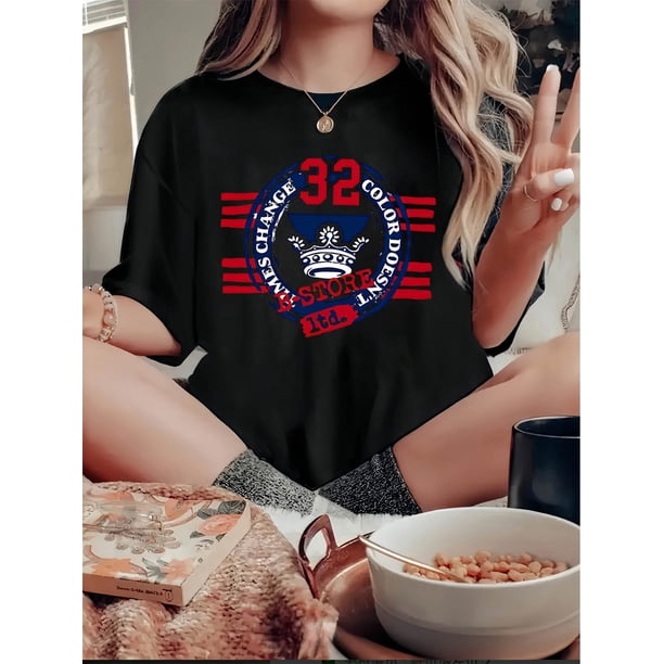 Camiseta De Verano Para Mujer, Moda Informal, Ropa Cómoda, Camisetas De Manga Corta MWomen's Casual Crown & Letter Print Short Sleeve T-Shirt - Comfortable Summer Top with "32 Chicago" Design, White