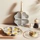 thumbnail image 5 of Fiudx Sartén Antiadherente con Forma de Corazón, Sartén de Aluminio de Calentamiento Rápido, Compatible con Inducción, Utensilios de Cocina Love Meal, Esencial para El Desayuno Familiar., 5 of 5