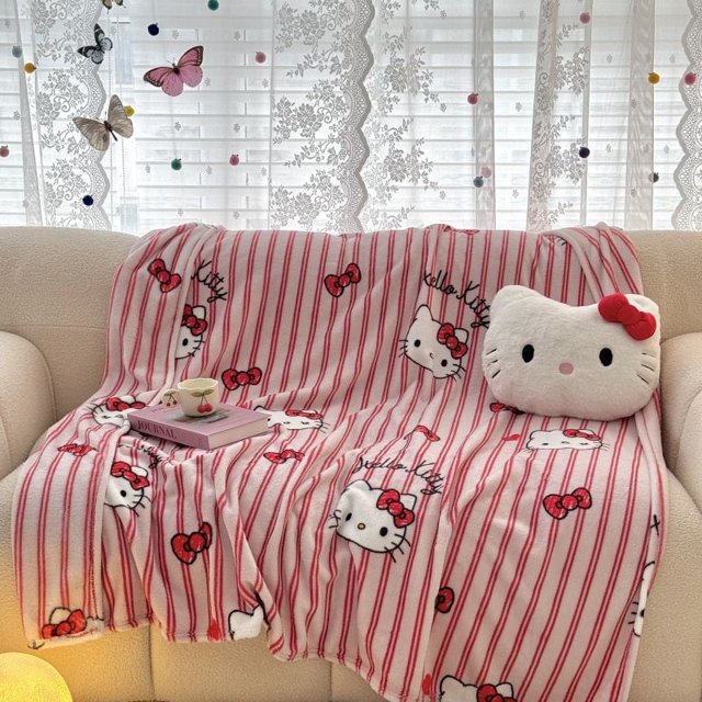 Manta fina de terciopelo de leche de una sola capa y doble cara con dibujos animados de Sanrio para la siesta en la oficina y el aire acondicionado