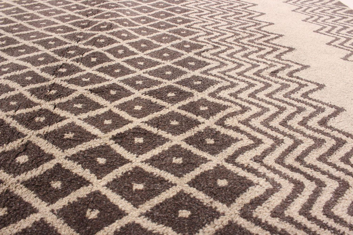 ECARPETGALLERY 5'5" x 8'0" Moroccan Tangier Hand-knotted Area Rug for Living Room, Dining Room and Bedroom in Brown