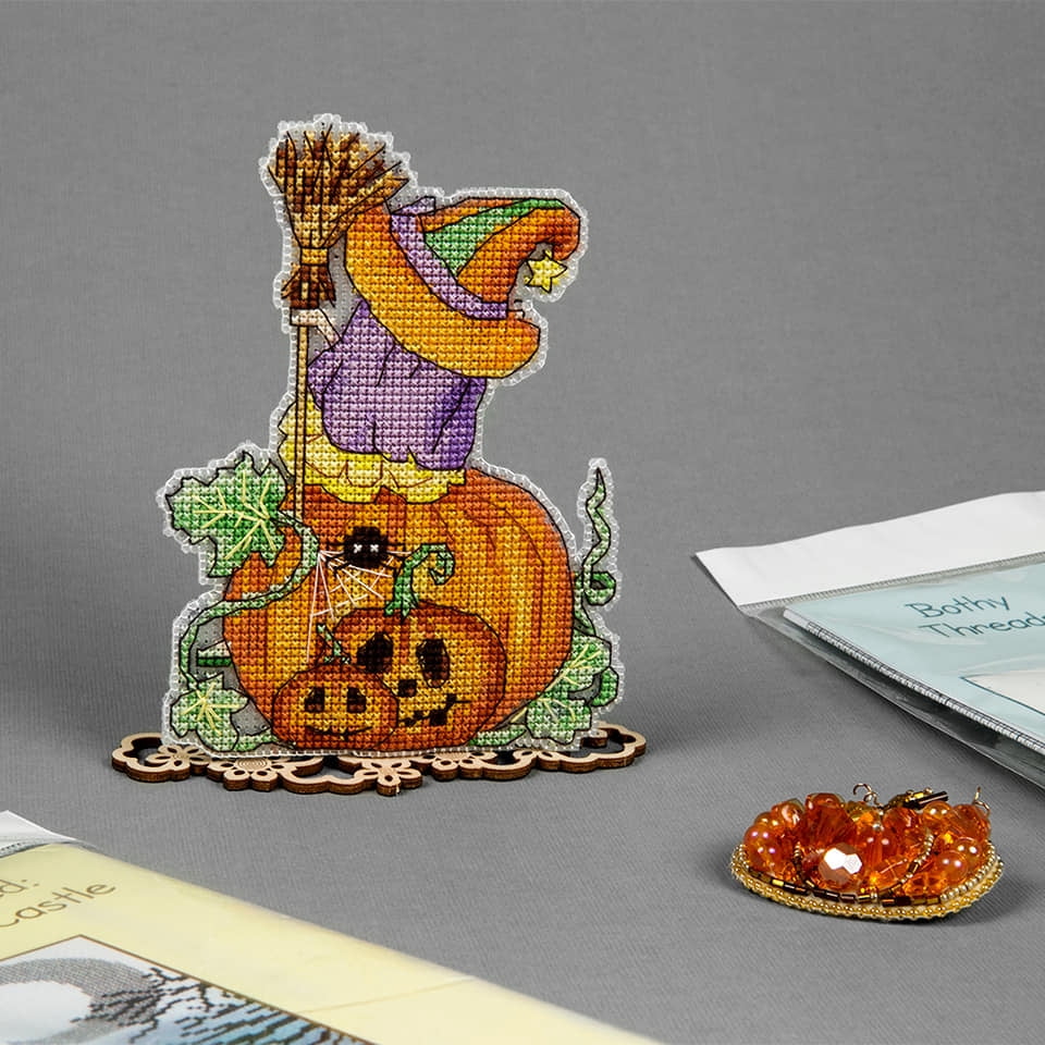 T-79C Counted cross stitch kit Crystal Art "Happy Halloween"
