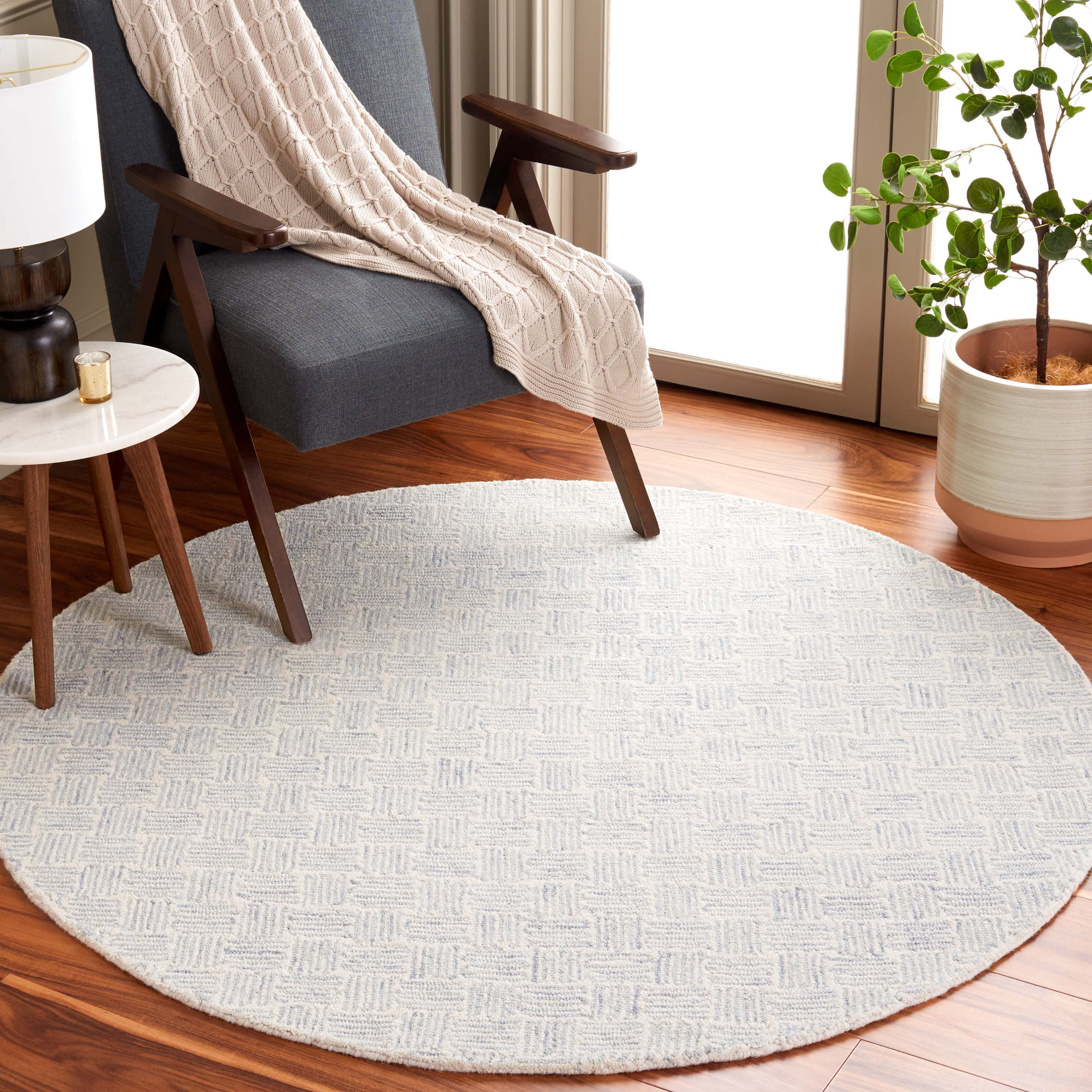 SAFAVIEH Micro-Loop Charlotte Solid Area Rug, Ivory/Grey, 5' x 5' Round