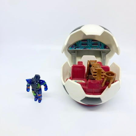 1989 Computer Warriors Soccer Ball Trophy with Null Action Figure