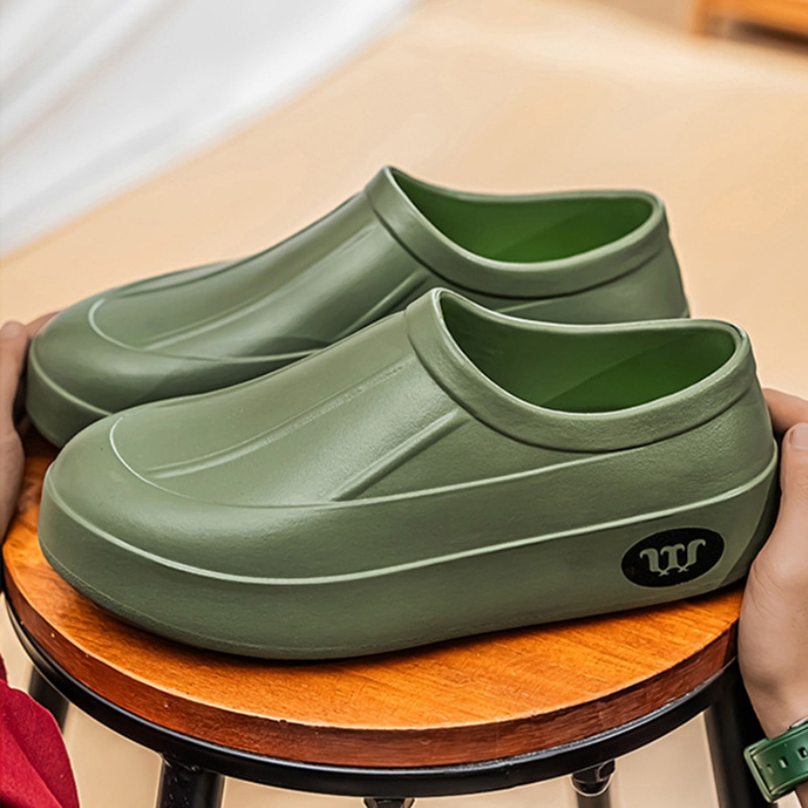 Dakaela Chef Shoes for Men Women Non Slip Oil Resistant Waterproof Lightweight Kitchen Work Clogs