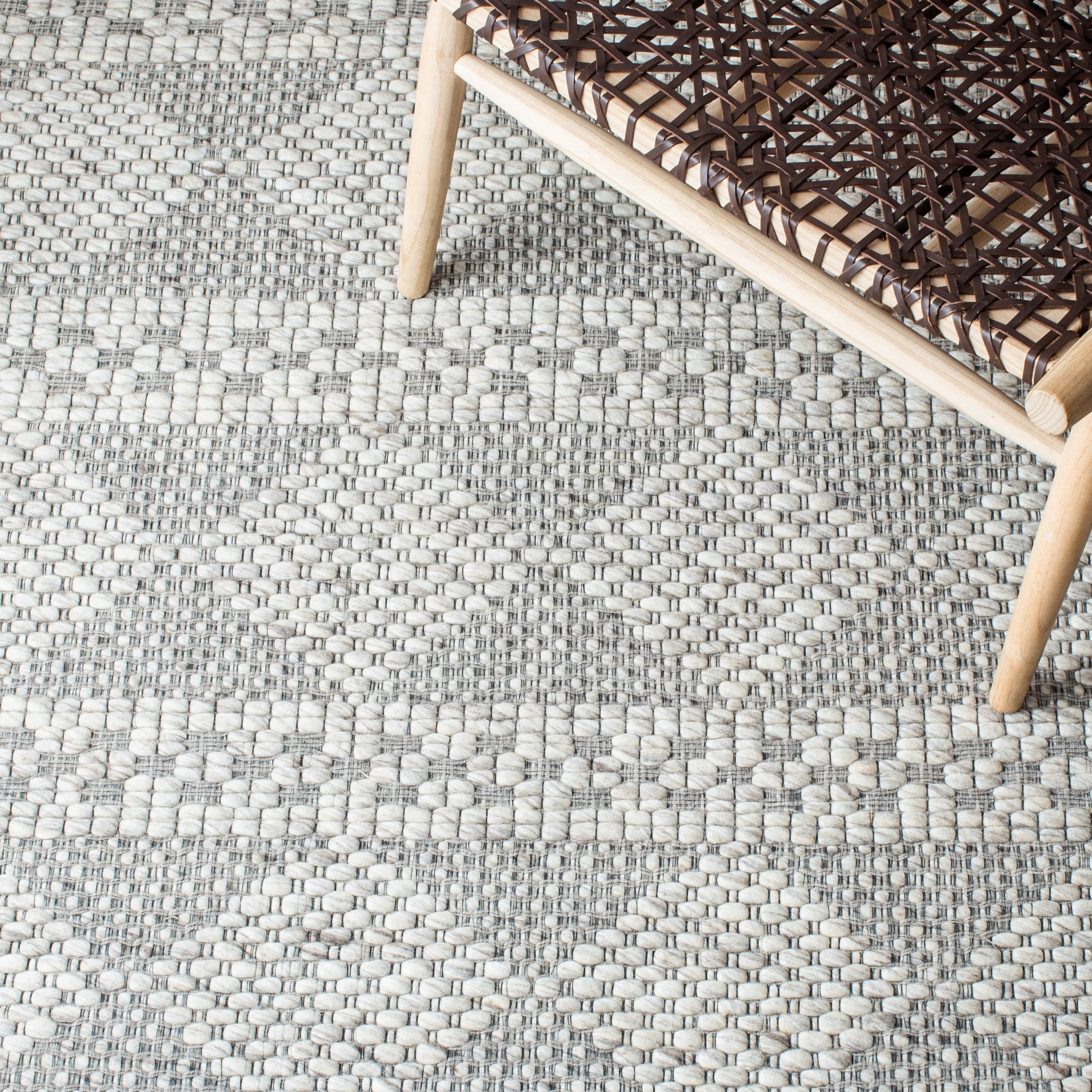 SAFAVIEH Marbella Matilda Diamond Area Rug, Beige/Grey, 6' x 9'