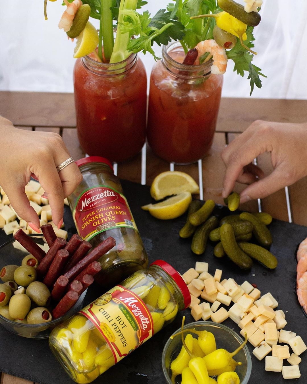 Mezzetta Hot Chili Peppers, 32 oz Jar