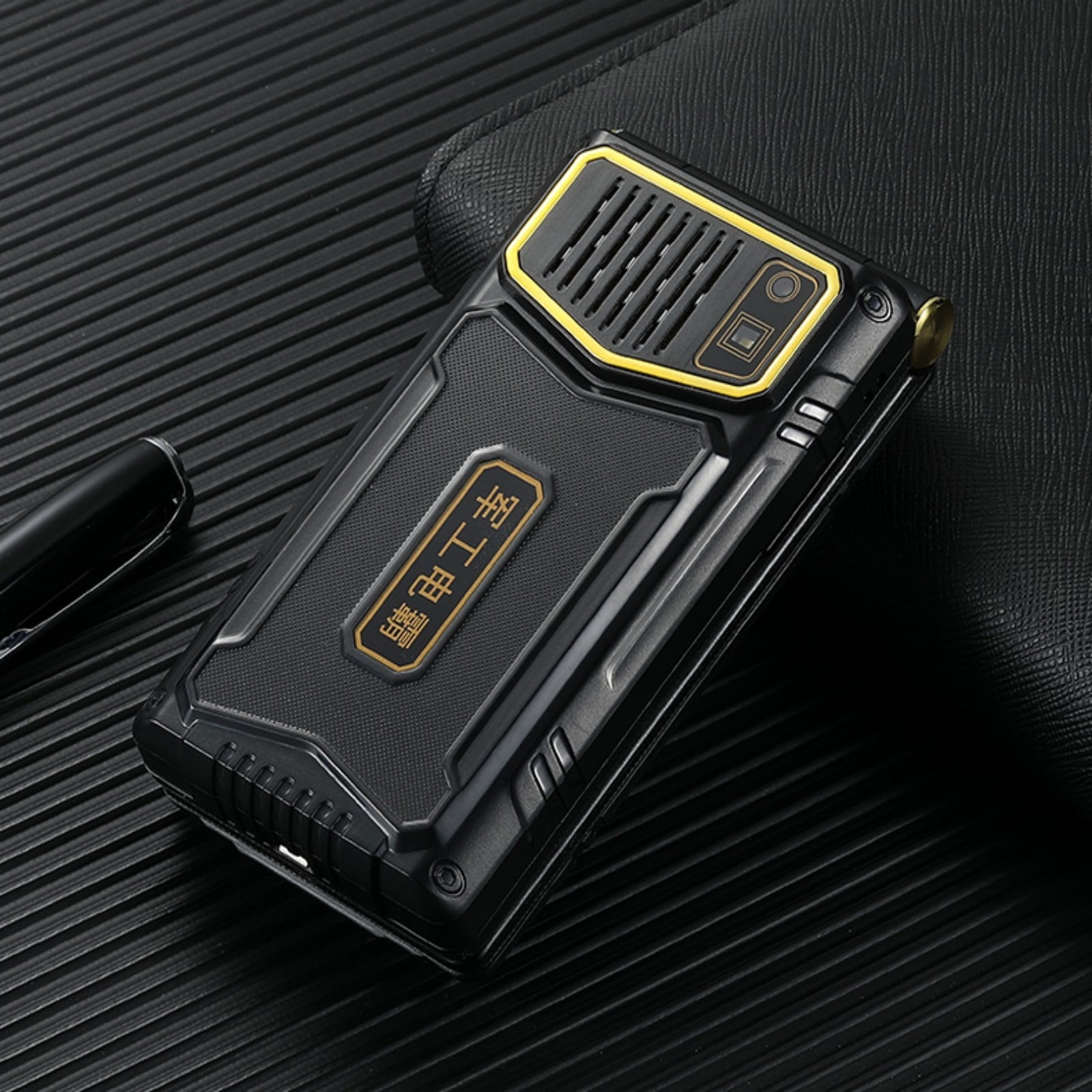 A 4G Flip Phone With Double Screens Multi Language Features And Long Battery For International Use