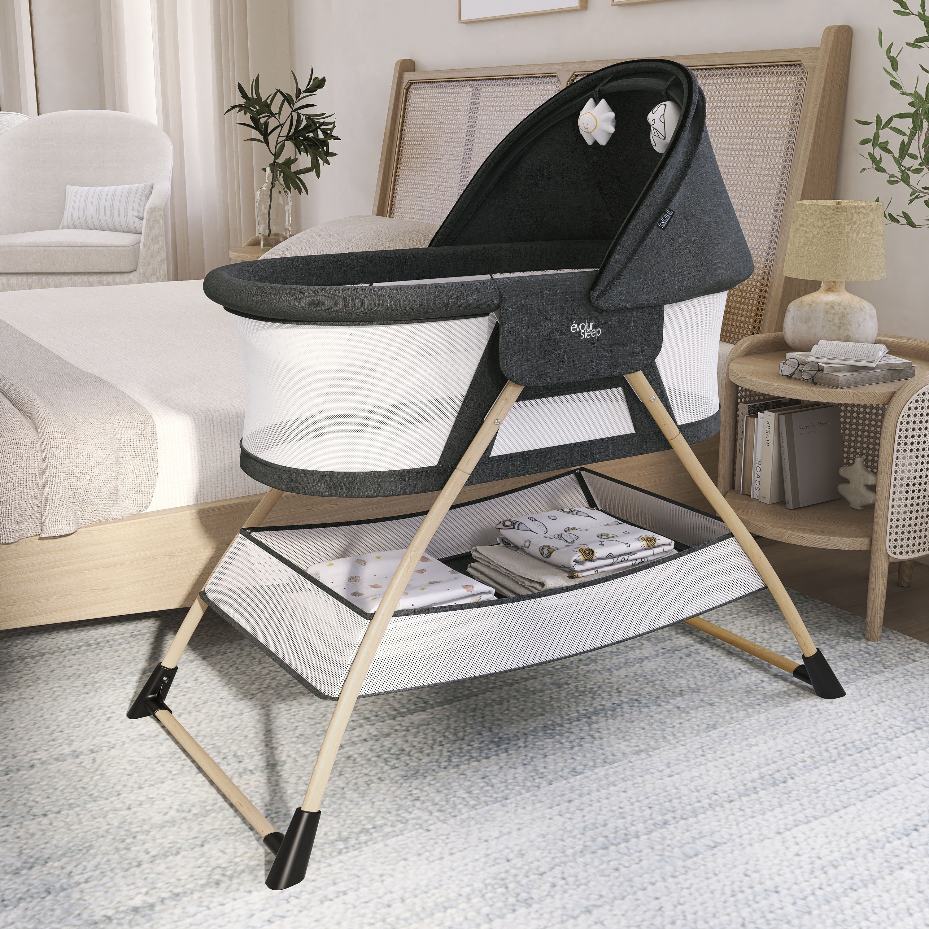 Evolur Cozy Dreamer Bassinet, Black