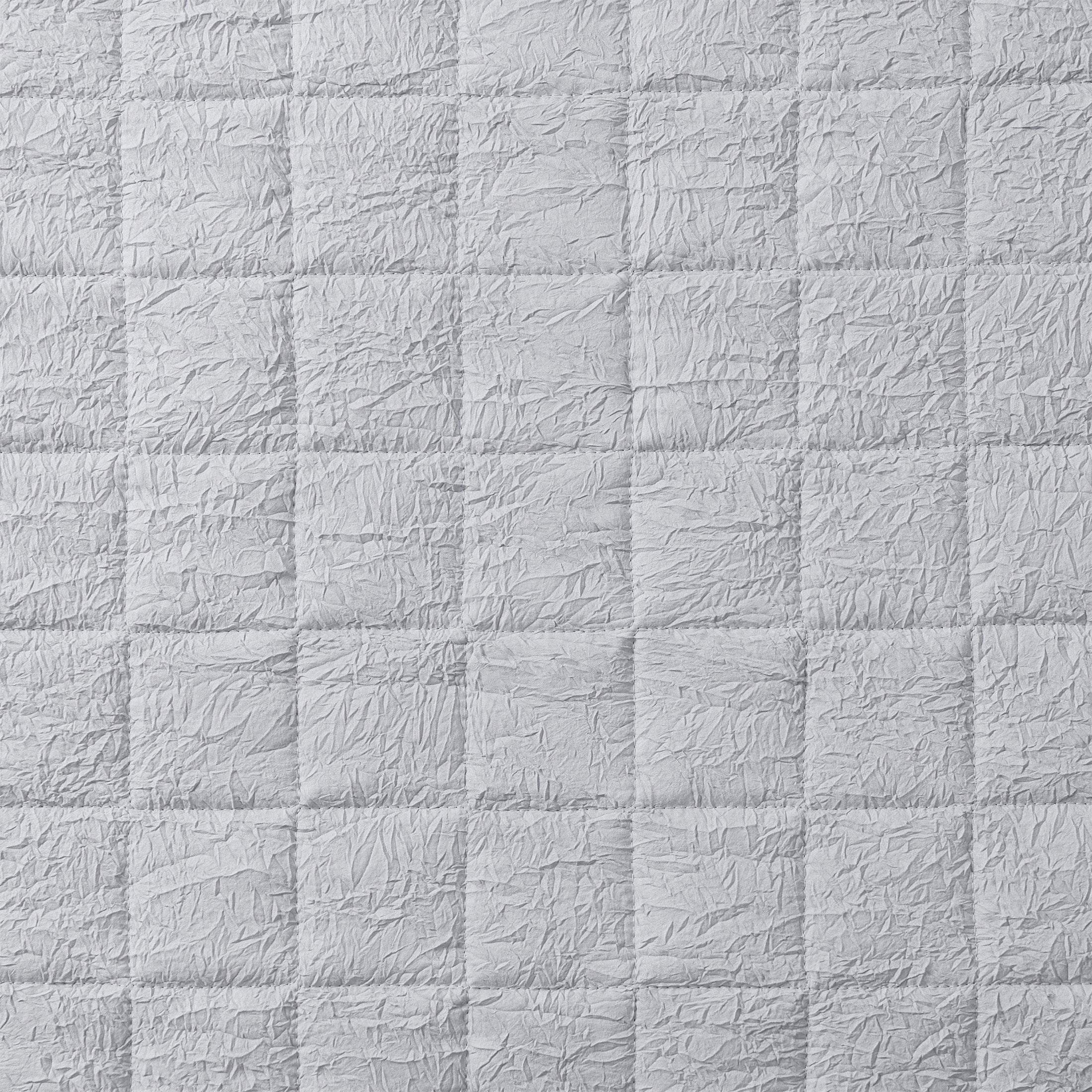 Mainstays Solid Textured Box Crinkle Quilt, Silver, Full/Queen, Soft Wash Microfiber, All Ages