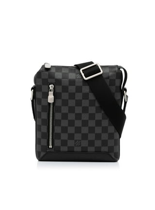 Louis Vuitton 2018 Pre-Owned District PM Crossbody Bag - Black for Women