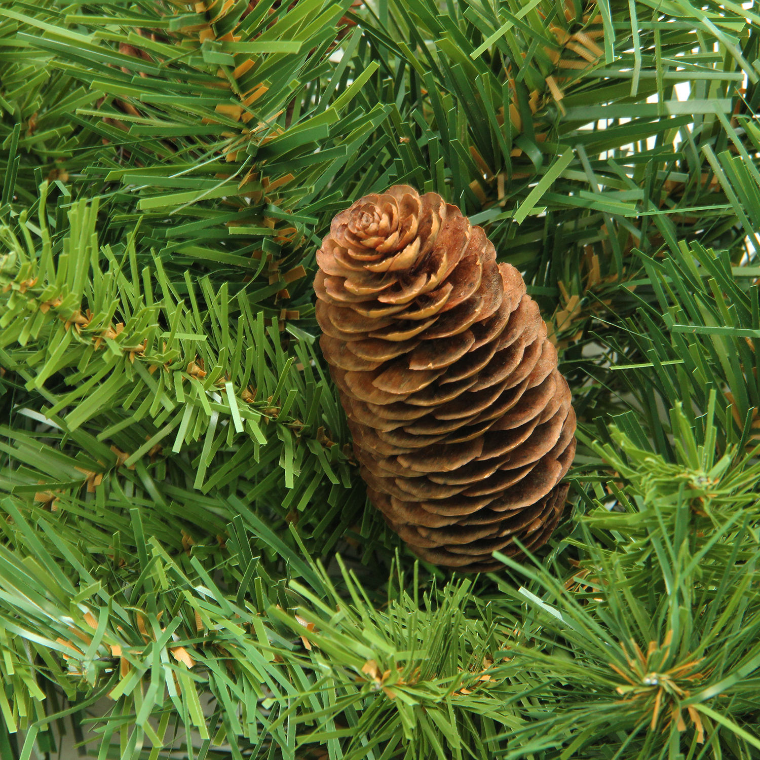 32" Dakota Red Pine Artificial Christmas Swag with Pine Cones - Unlit