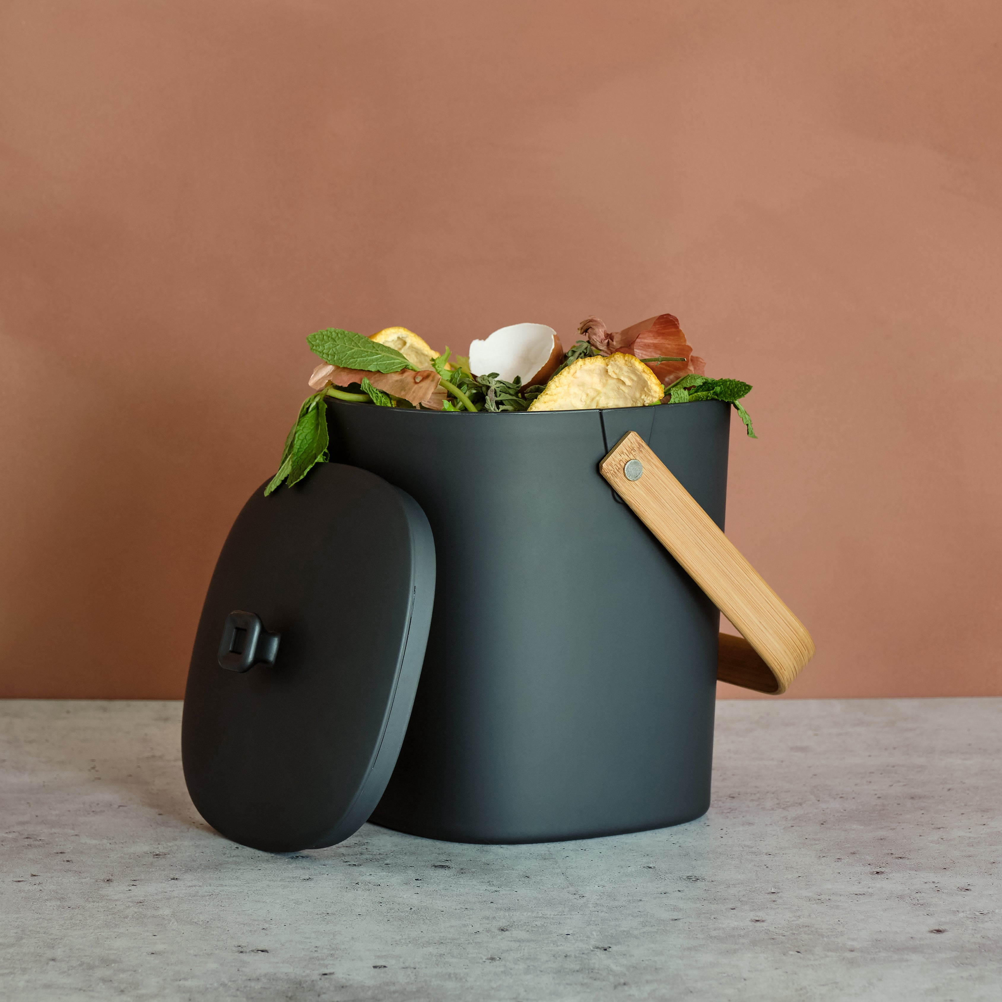 Bamboozle Astrik 1 Gallon Graphite Astrik Indoor Countertop Composter with Reusable Filter