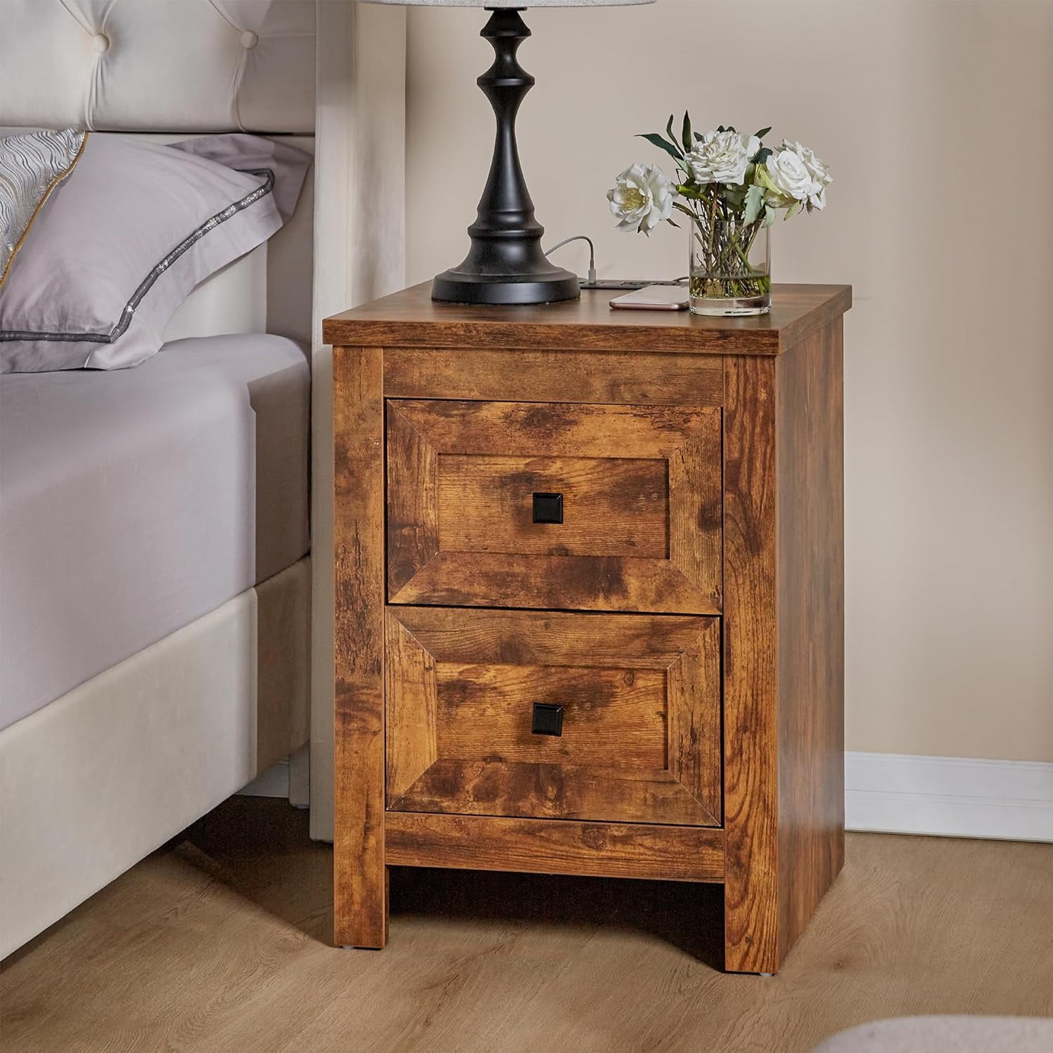 Merluxy Sturdy Nightstand Set of 2 with Charging Station, Farmhouse Wood Bedside Table Rustic Brown