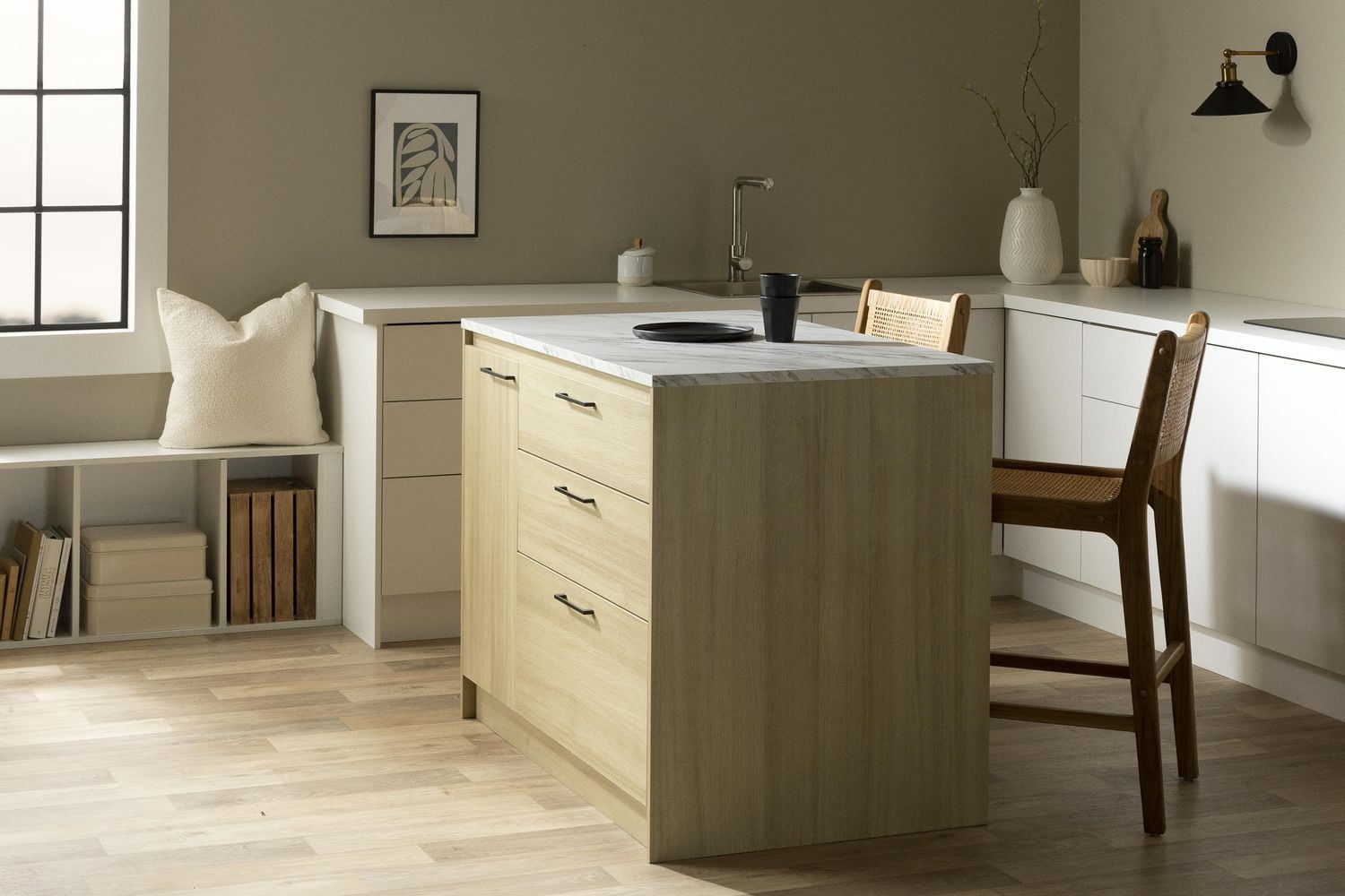 Southshore Myro Kitchen Island with Door and Drawers