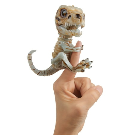 Fingerlings untamed bonehead skeleton t-rex doom (ash) by wowwee