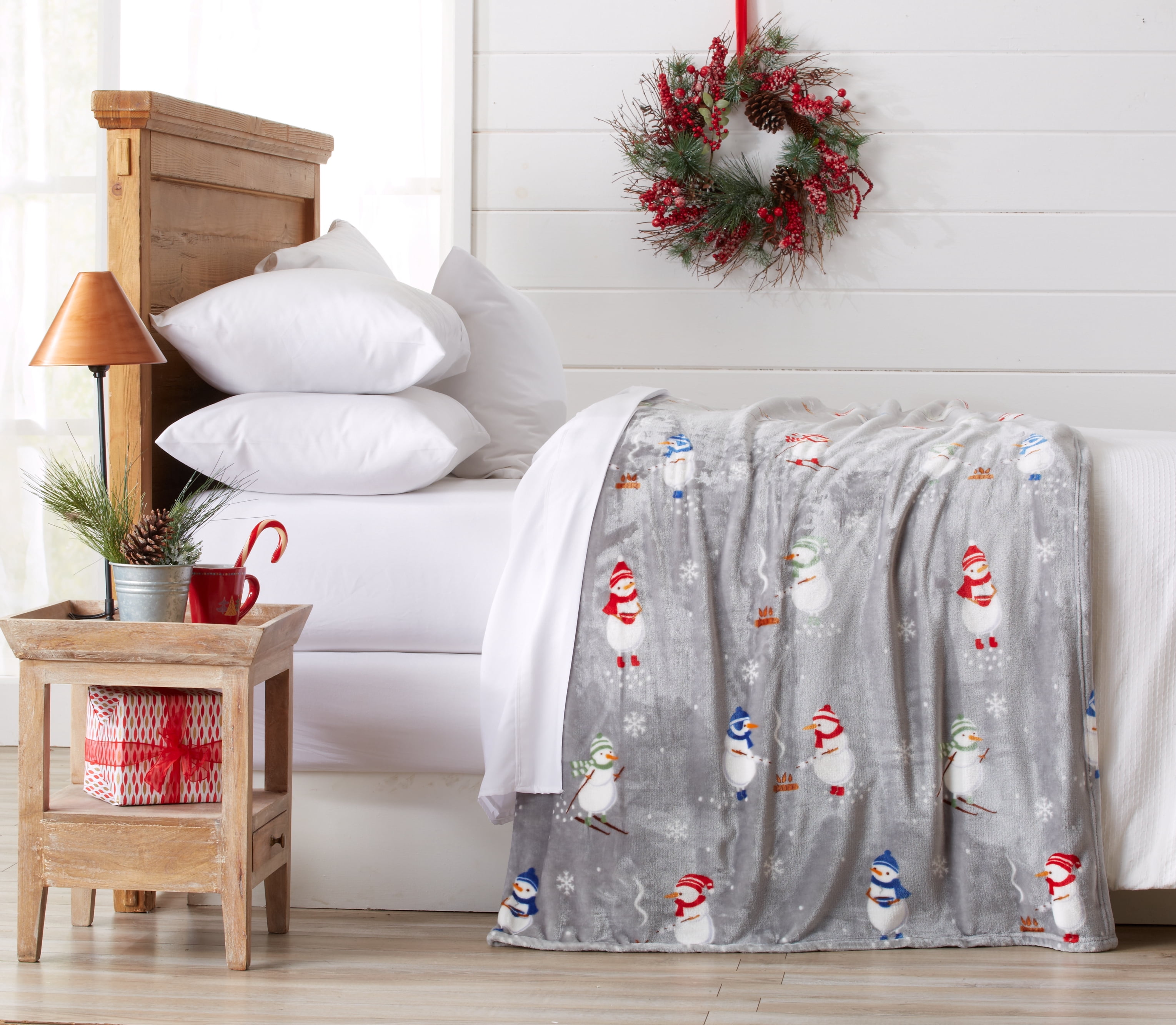 Great Bay Home Velvet Plush Holiday Printed Bed Blanket (Twin, Snowman)