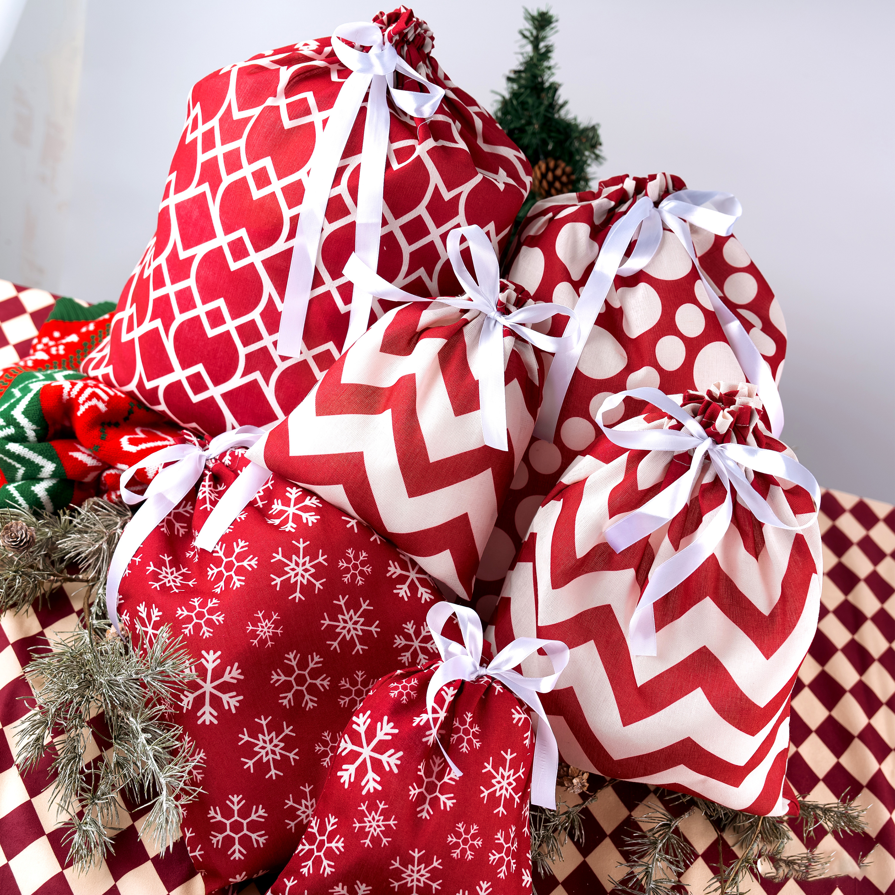 Joyfy Christmas Drawstring Gift Bags, 6-Piece Set photo 7