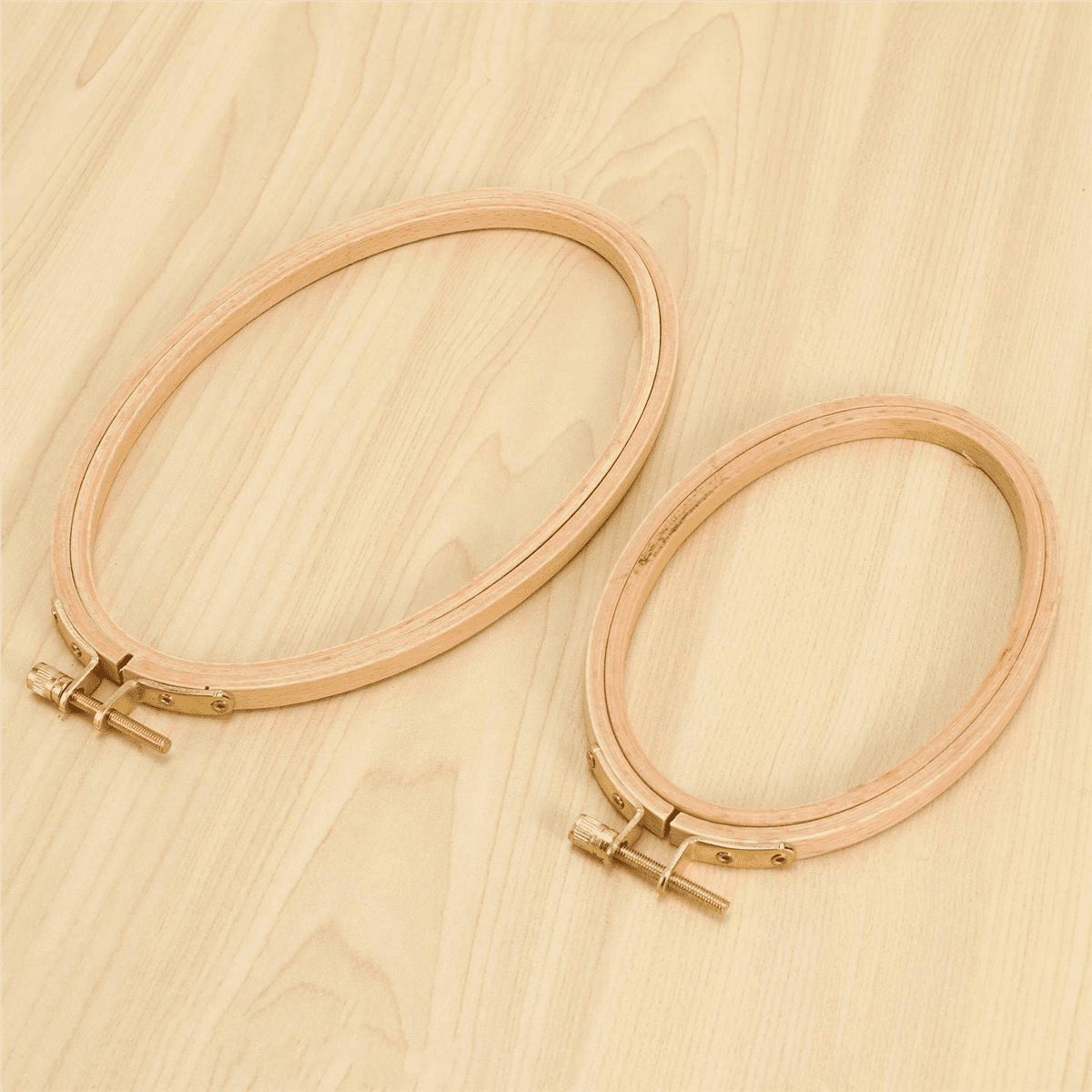 20 Pieces Oval Embroidery Hoops Include 10 Piece 8.3 X 5.4 Inch and 10 Piece 6.3 X 4.1 Inch Hoops Ring