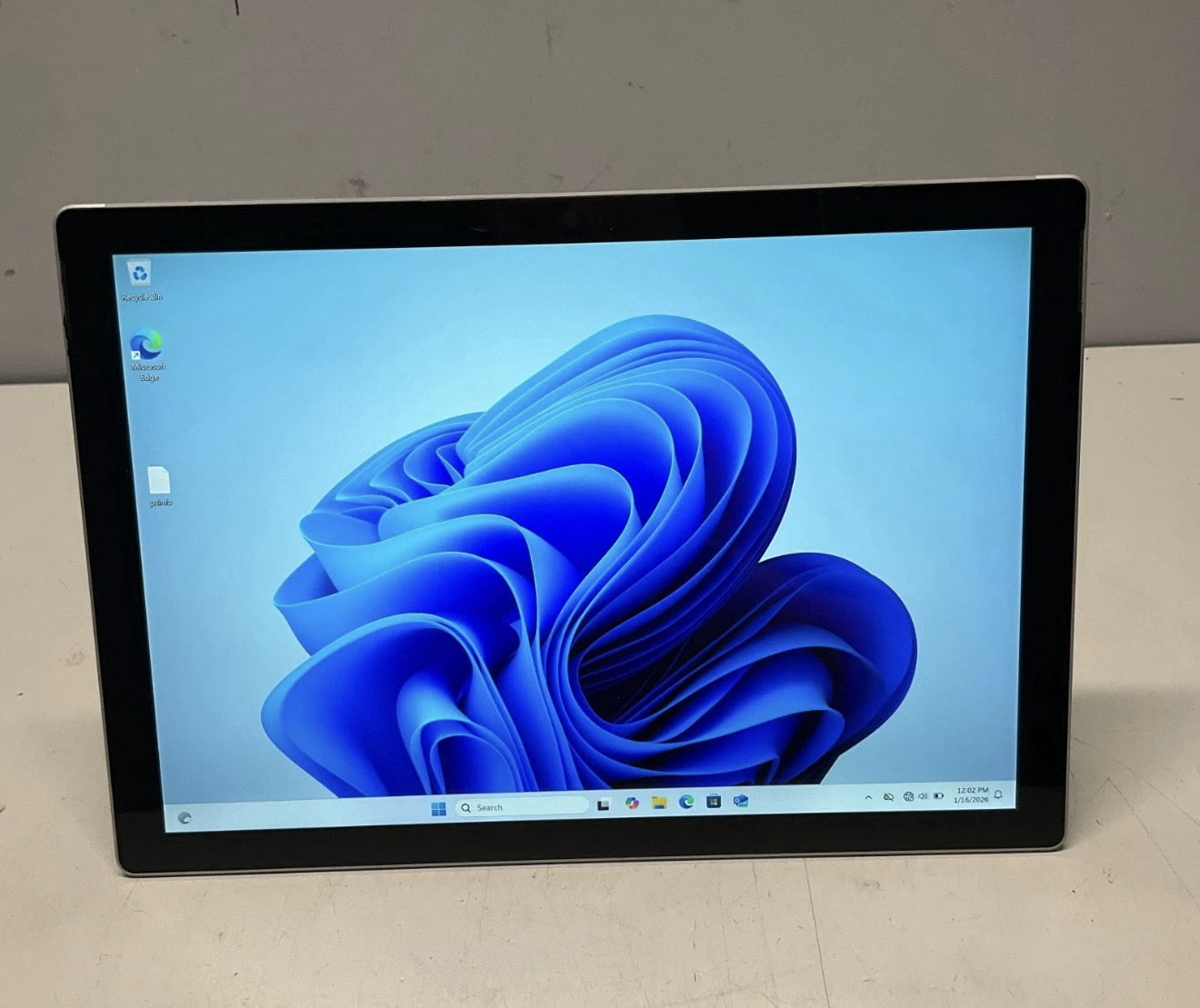 Pre-Owned Microsoft Surface Pro 5 (256GB SSD, 8GB RAM, Intel Core 