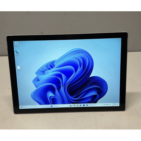 Pre-Owned Microsoft Surface Pro 5 (256GB SSD, 8GB RAM, Intel Core i5, Wi-Fi Only)