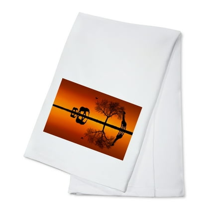 Elephant Dishes Safari Scene - Elephant & Giraffe Silhouettes at Sunset - Lantern Press Photography (100% Cotton Kitchen Towel) ()
