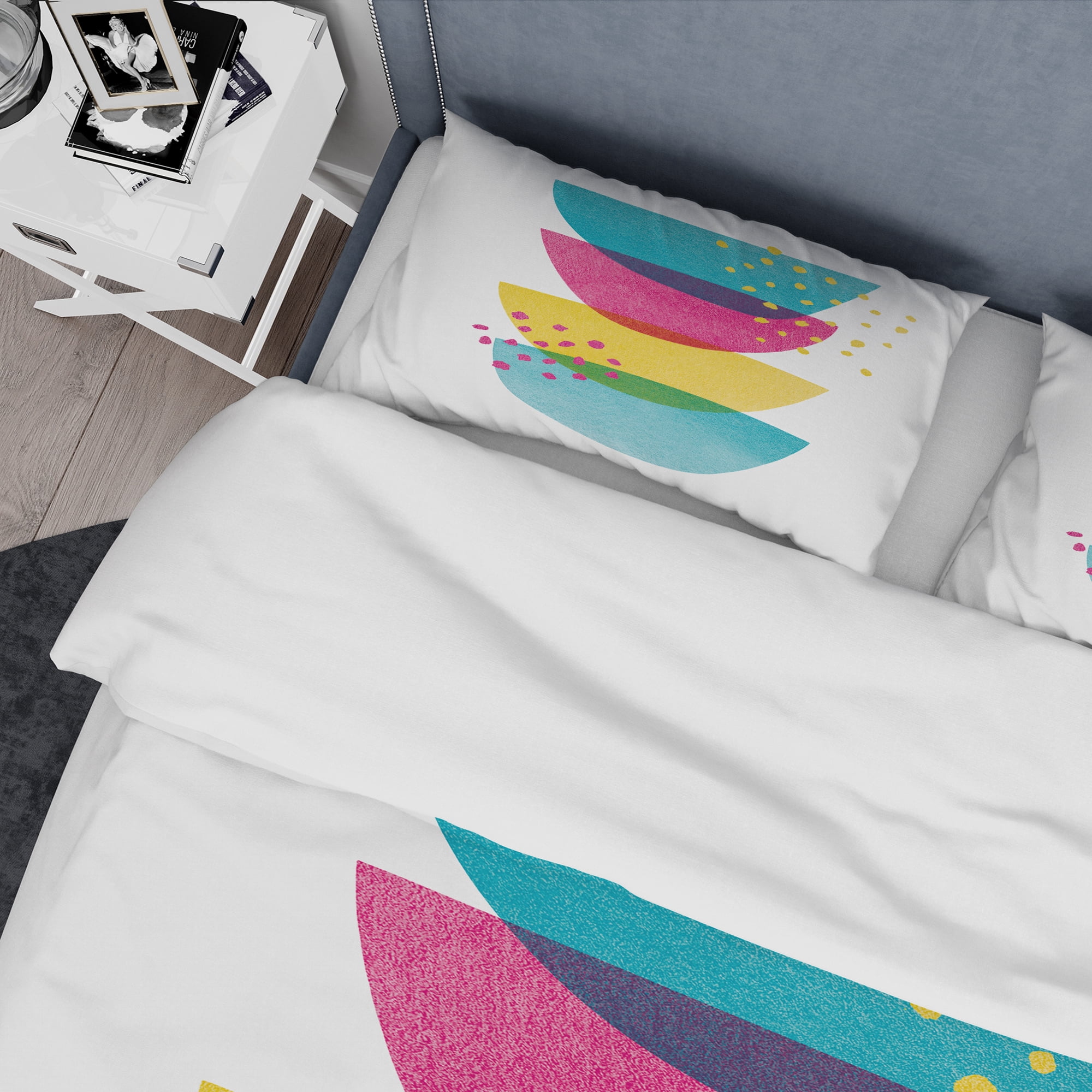 Designart 'Minimal Spots Balance III' Geometric Duvet Cover Set