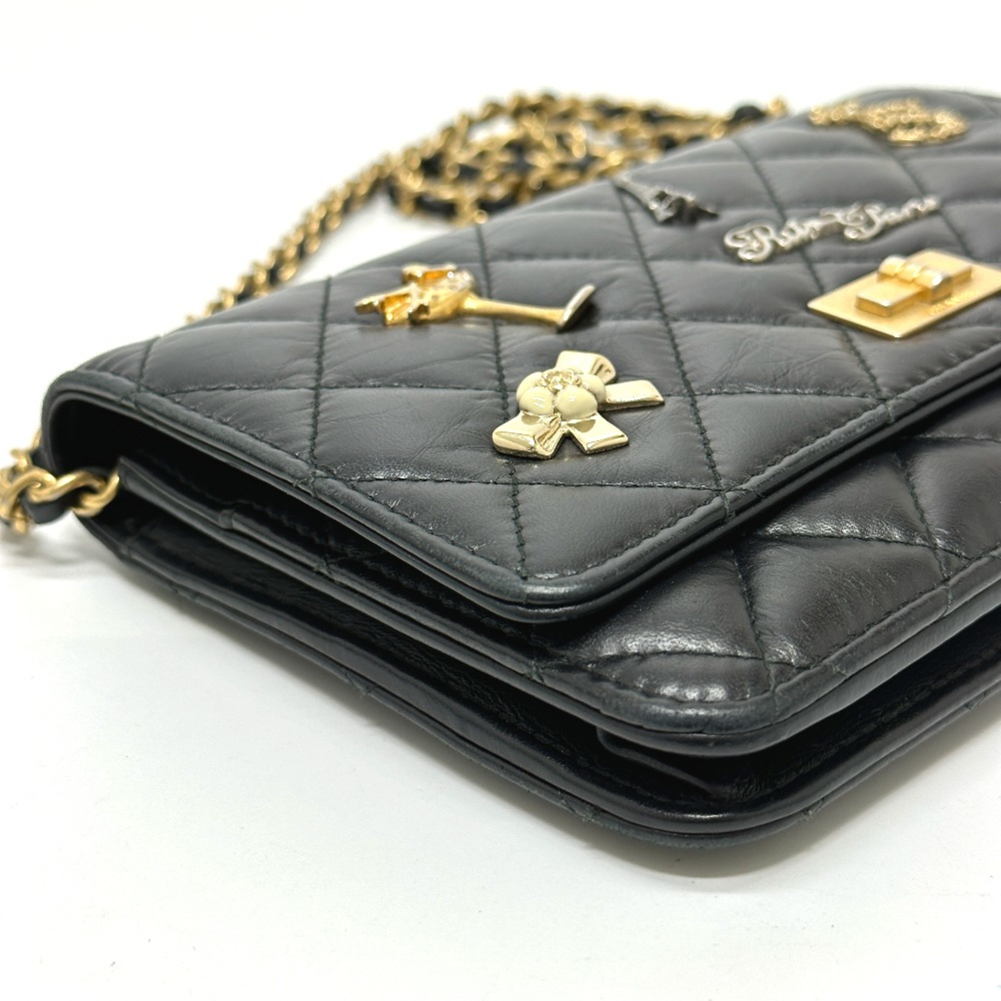 ビジョネアNo .44 「Toys Black」HERMES・CHANEL Chanel 2.55 Reissue Mademoiselle Giant Lock Black Leather
